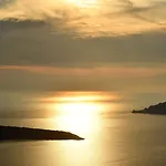 Exclusive Fira (Santorini)
