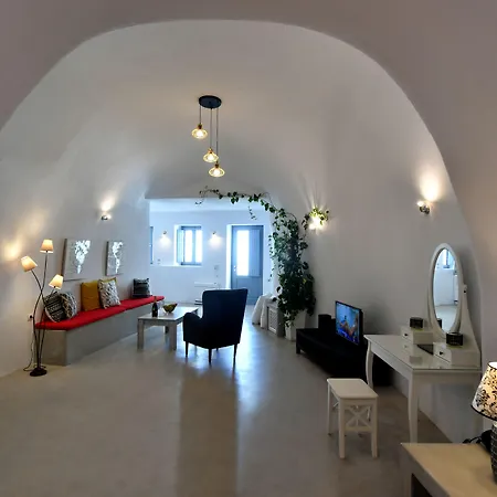 Exclusive Fira (Santorini)