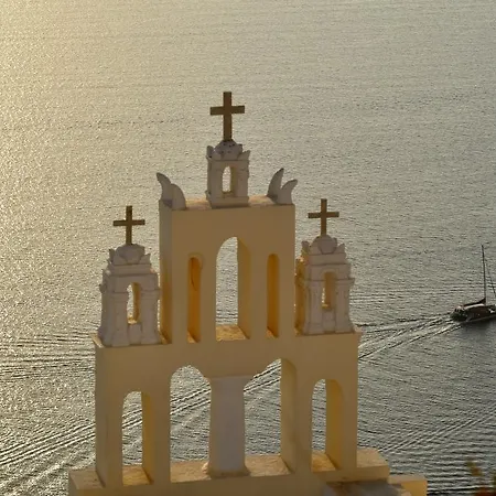 Exclusive 3* Fira (Santorini)