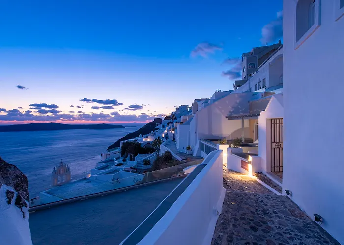 Exclusive Fira (Santorini)