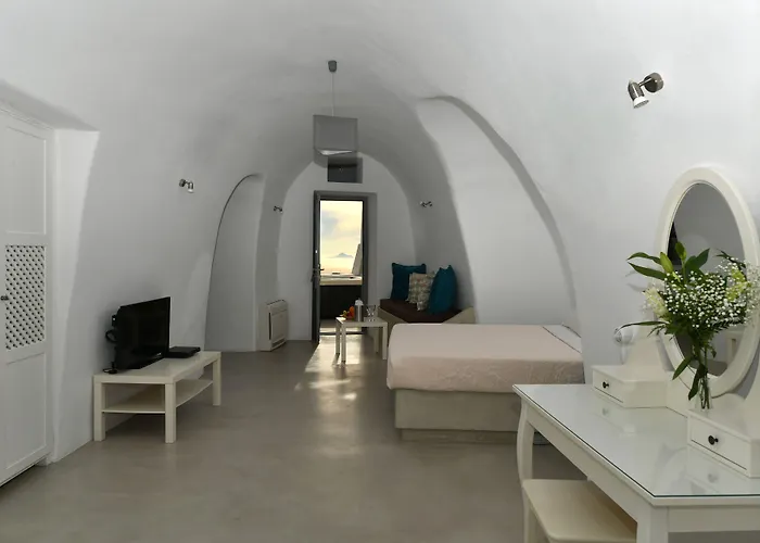 Exclusive Fira (Santorini)