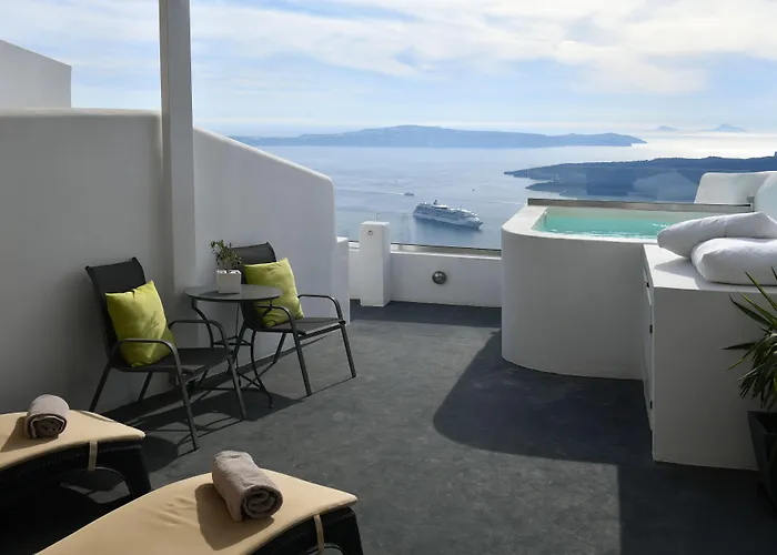 Exclusive 3* Fira (Santorini)