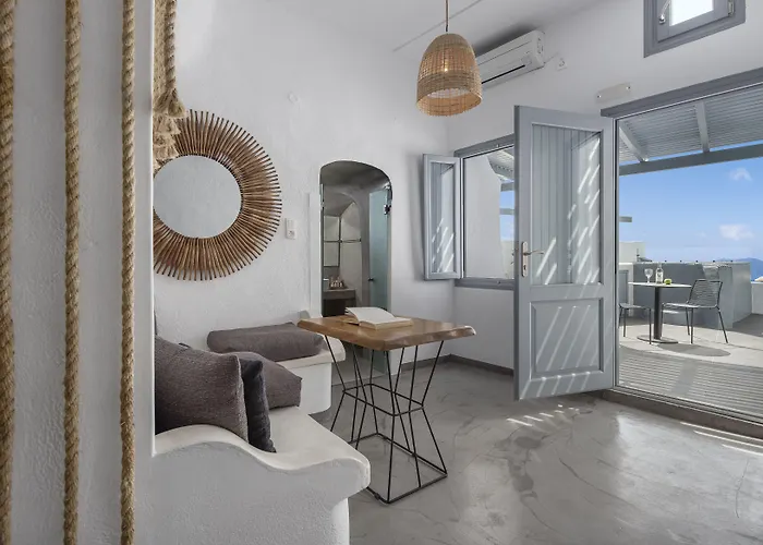 Exclusive Fira (Santorini)